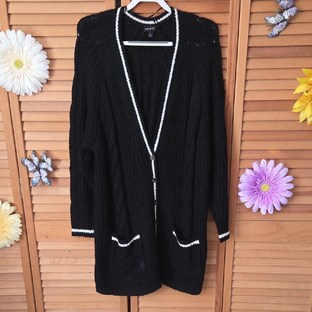 Torrid 2021 Chunky Black Longline Button Up Cardigan With Pocket White Trim